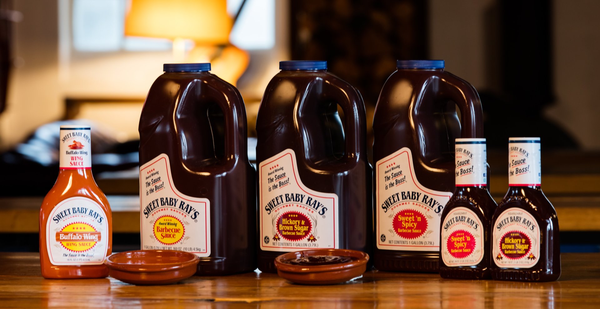 De barbecue saus van Sweet Baby Rays smaakt heerlijk op spareribs, burgers, steaks en hotdogs