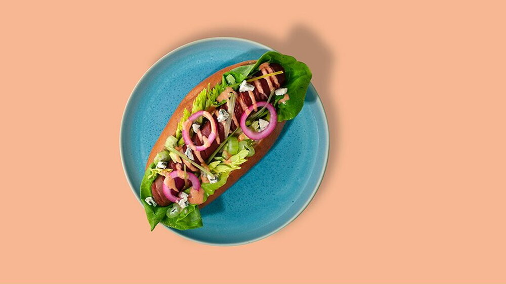 Buffalo Cheese Dog recept | LA Streetfood