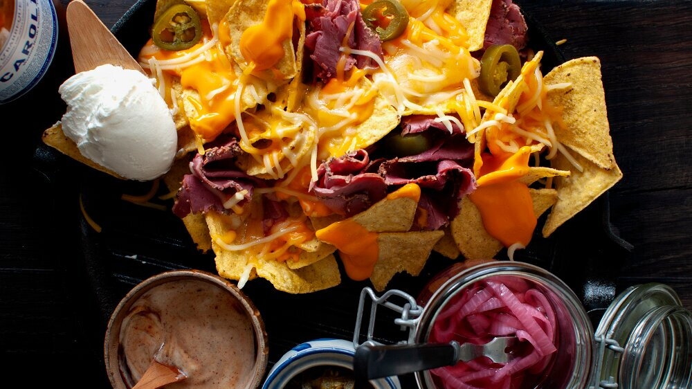 Over the Top Nachos met pastrami | LA Streetfood