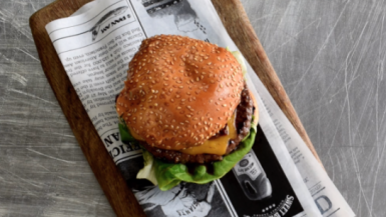 Hamburger Portland Style met bacon en ui | LA Streetfood