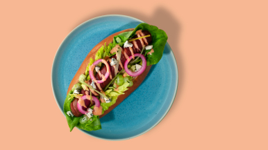 Buffalo Cheese Dog recept | LA Streetfood