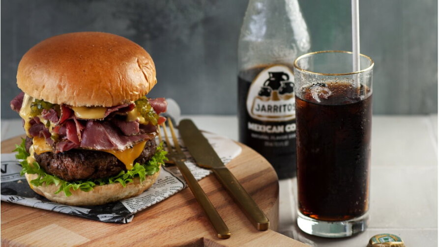 Pastrami Burger Deluxe | LA Streetfood