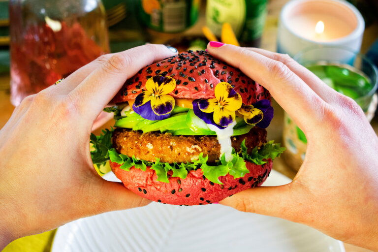 Beetroot Brioche avocado burger bun voor de horeca | LA Streetfood