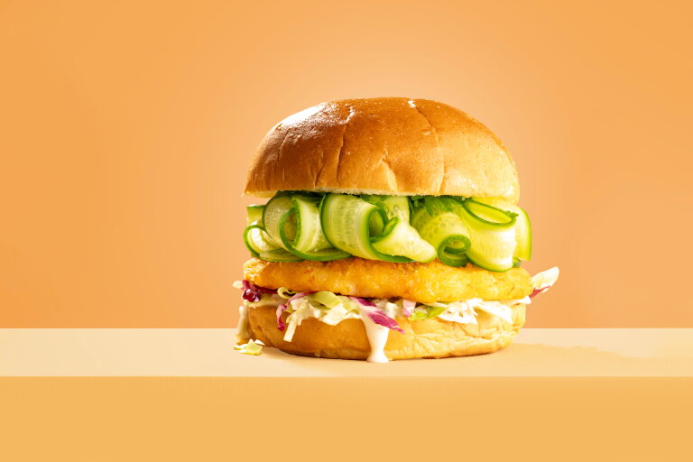 Shrimp burger op brioche bun | LA Streetfood