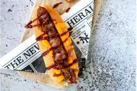 Hotdog à la sauce au fromage cheddar - horeca | LA Streetfood