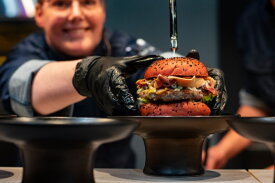 Beetroot Brioche hamburger bun voor de horeca | LA Streetfood