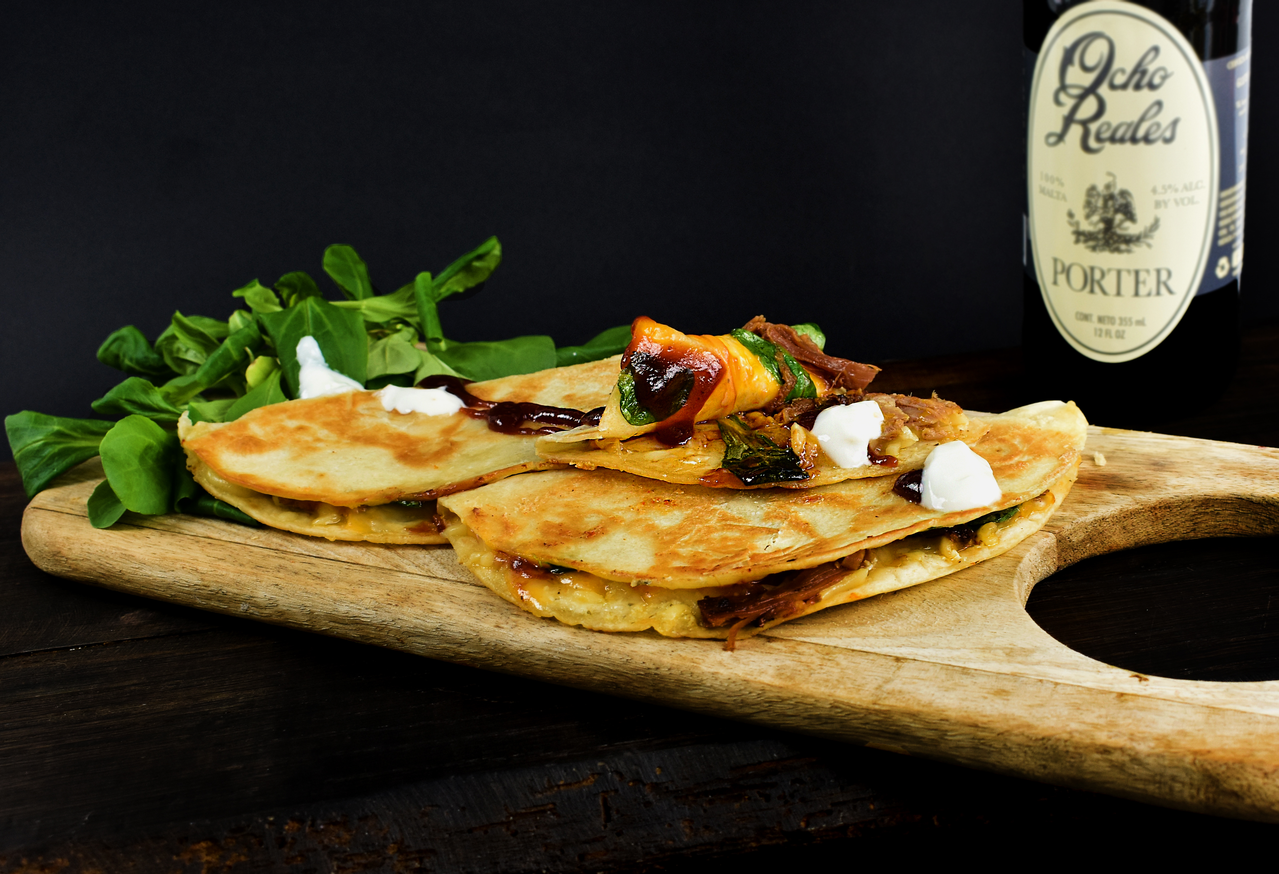 quesadilla met sweet baby rays bbq saus voor horeca