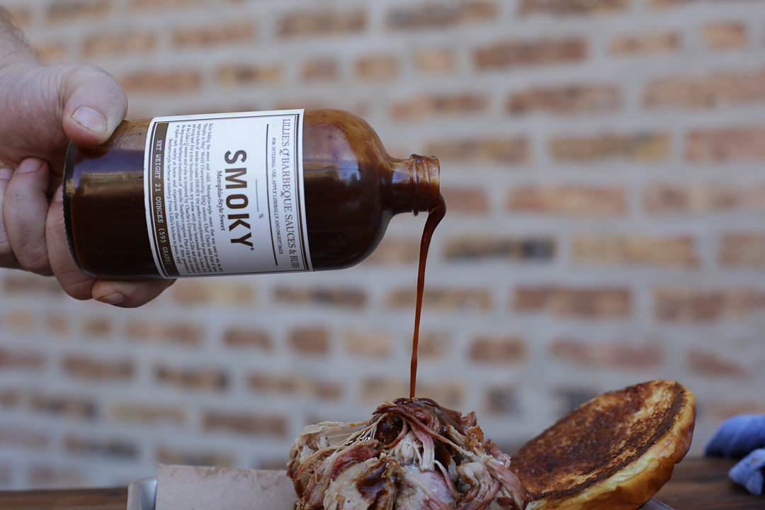 De smoky barbecue saus van Lillies Q is gebaseerd op de BBQ traditie van Memphis