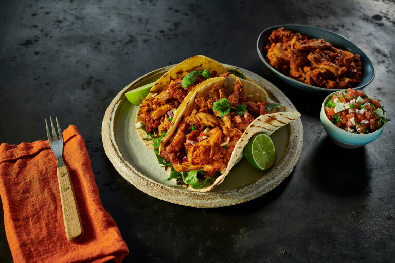 Tortilla with Pulled Chicken Tinga Halal | LA Streetfood