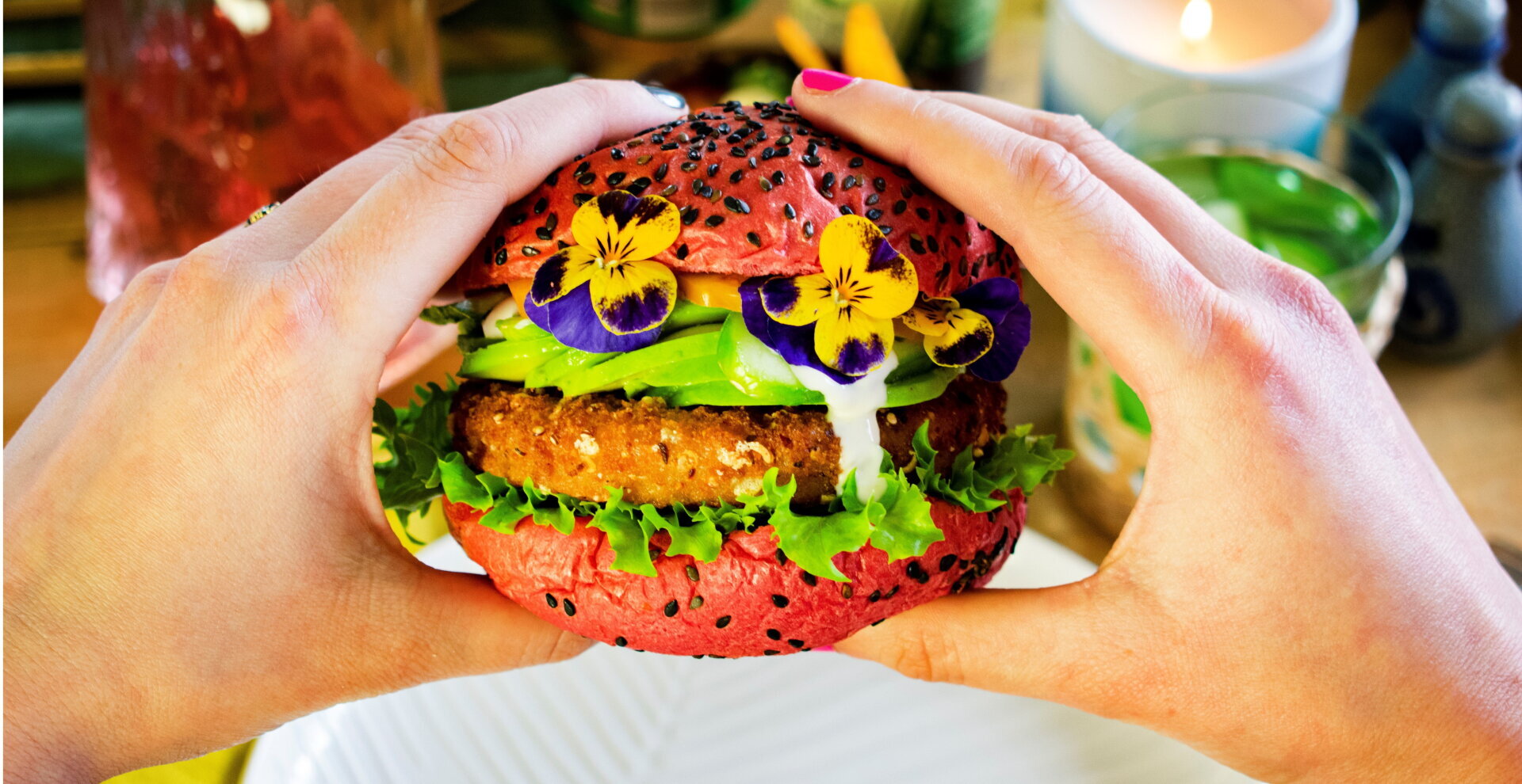 beetroot bun avocado burger | LA Streetfood