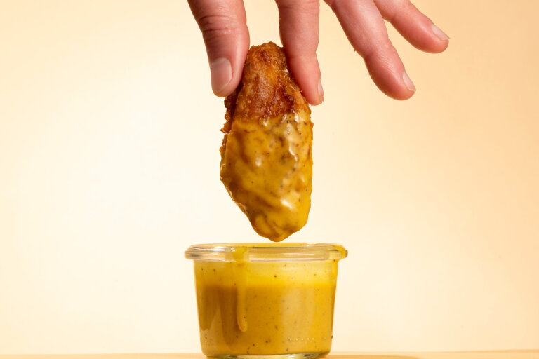 Crispy Chicken Wings in honey gold sauce | LA Streetfood