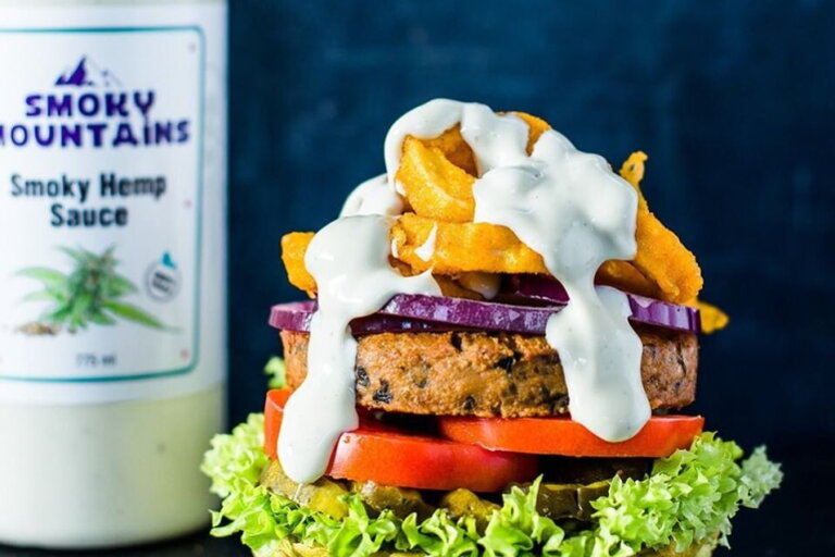 Vegan hamburger met Hemp Sauce horeca | LA Streetfood