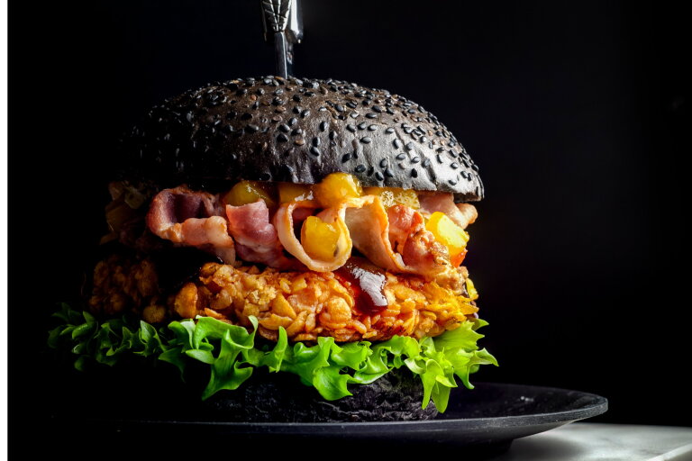 Burger de poulet avec relish &agrave; la mangue tropicale - catering | LA Streetfood