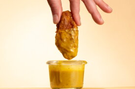 Crispy Chicken Wings in honey gold sauce | LA Streetfood