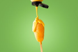 Corn Dog catering snack avec moutarde | LA Streetfood