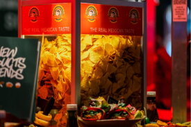 Chips nacho traiteur dans un r&eacute;chaud | LA Streetfood