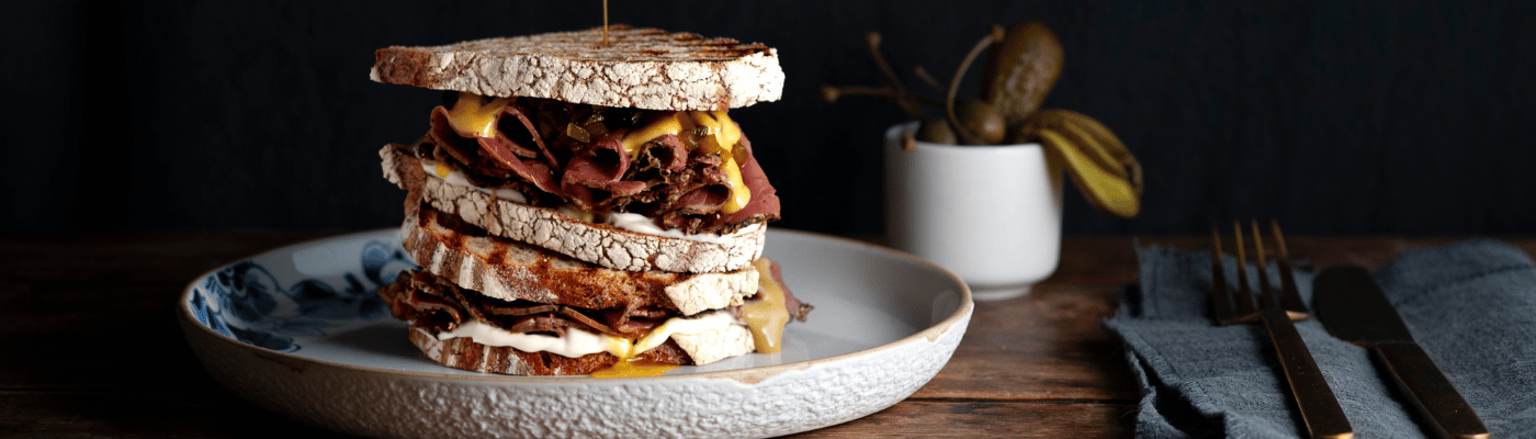 halal pastrami Sandwich of niet halal | LA Streetfood