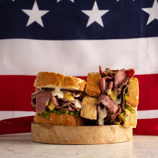 Halal pastrami sandwich voor een Amerikaanse vlag