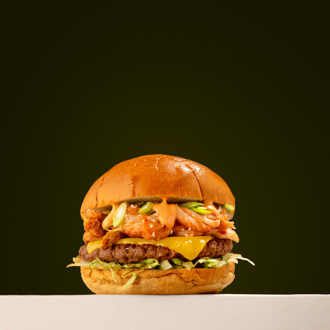 Korean Gochujang Burger met Kimchi | LA Streetfood