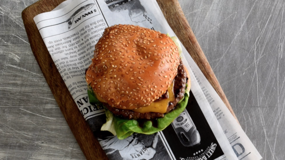 Hamburger Portland Style met bacon en ui | LA Streetfood