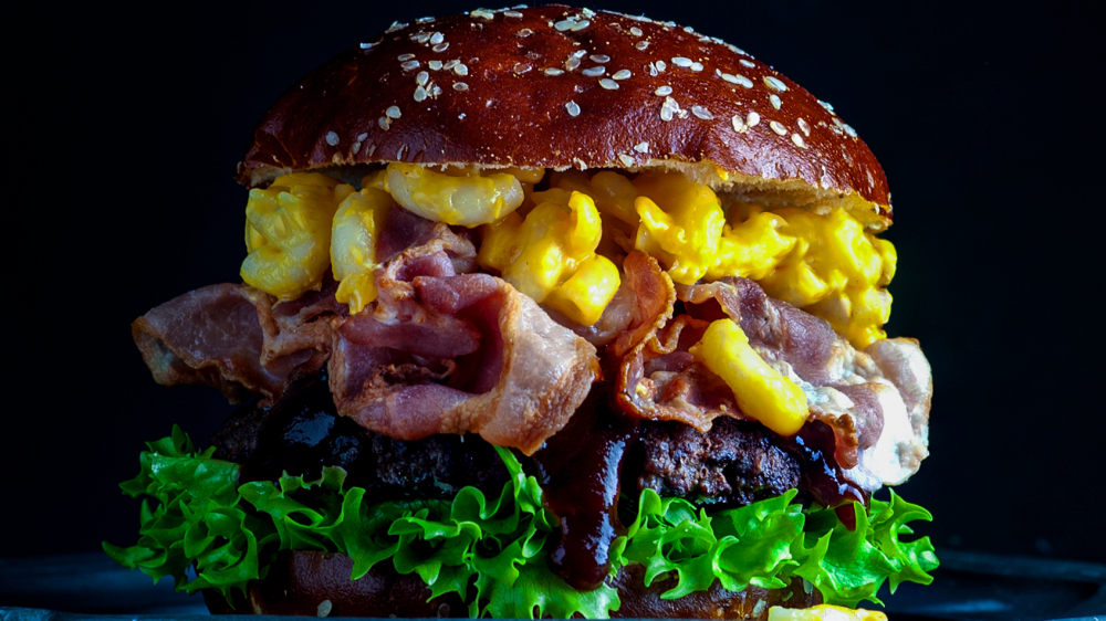 American over the top Mac 'N Cheese Burger | LA Streetfood