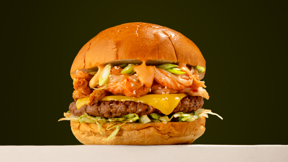 Korean Gochujang Burger met Kimchi | LA Streetfood