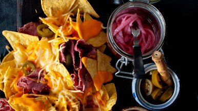 Over the Top Nachos met pastrami | LA Streetfood