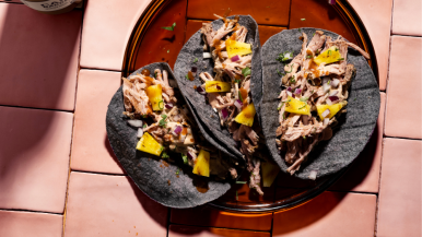 A bite with Al Pastor Taco | LA Streetfood