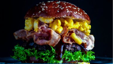 American over the top Mac 'N Cheese Burger | LA Streetfood