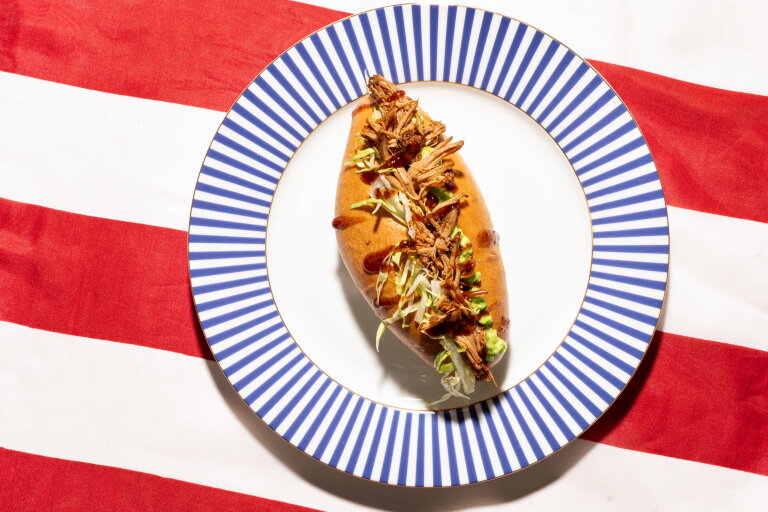 Barbacoa Torta Sandwich met Spicy Chipotle BBQ Sauce | LA Streetfood