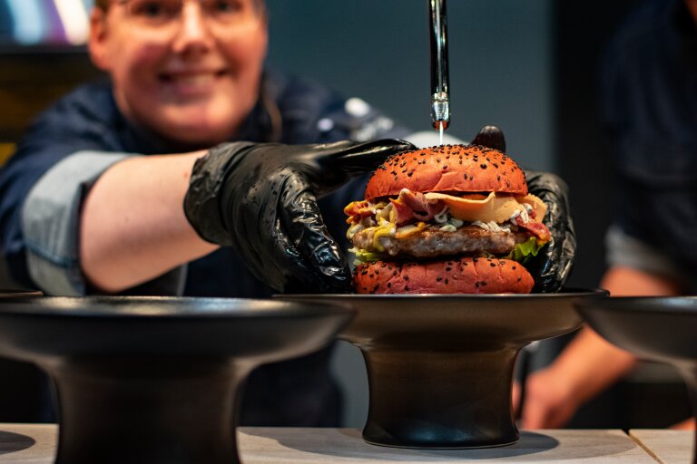 Beetroot Brioche hamburger bun voor de horeca | LA Streetfood